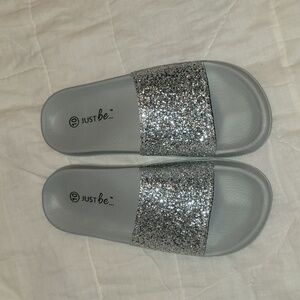 2/$20‼️Silver glitter slides